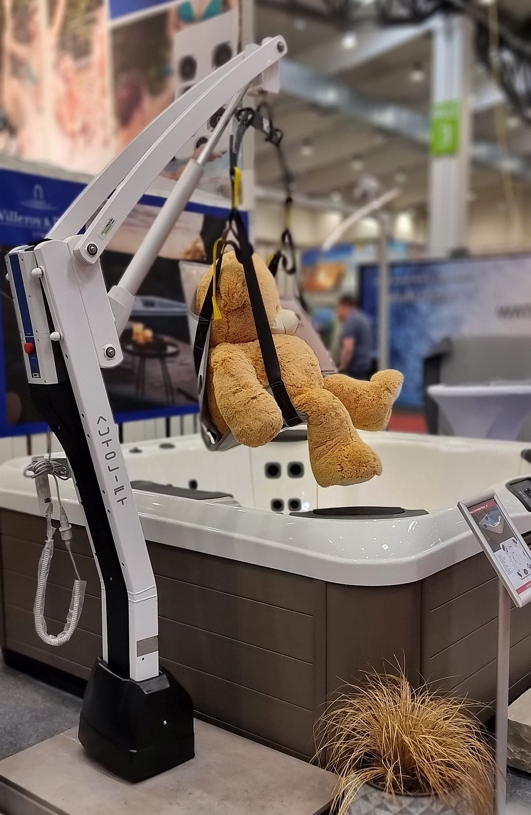 Lifter für Transfer Rollstuhl in den Whirlpool